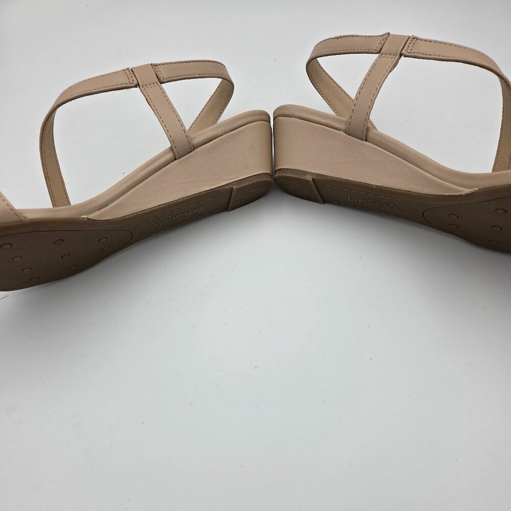 LifeStride 8M Slingback Sandal w/Back Strap & 1 1/2" Wedge Heel. - Picture 4 of 5